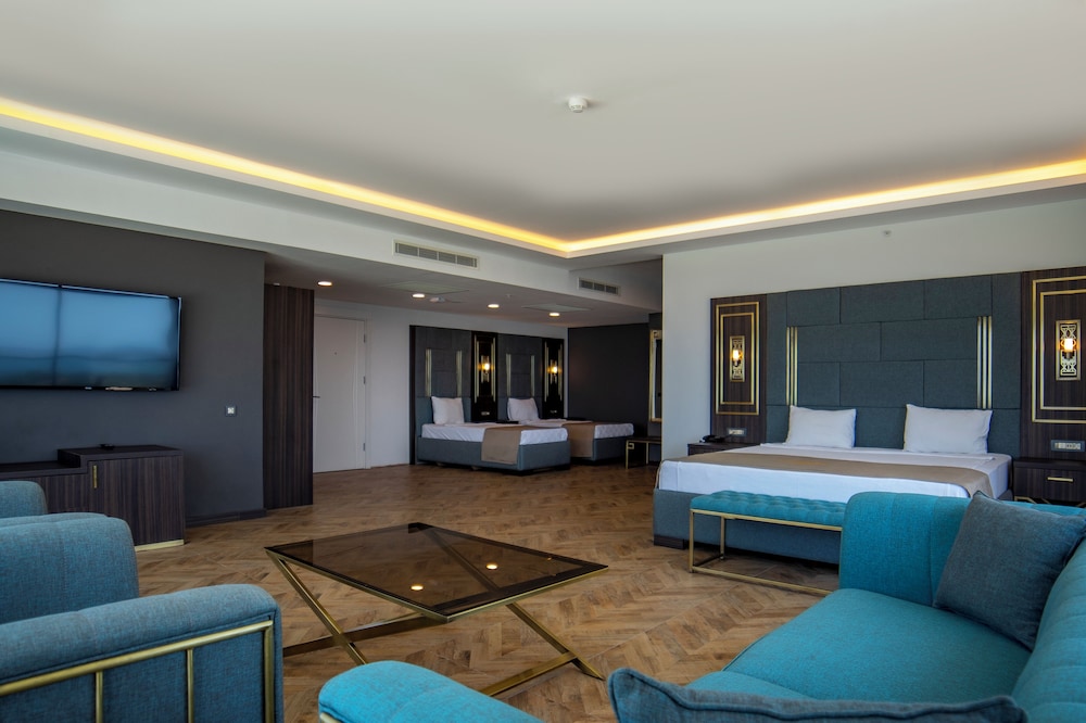 City Point Beach and Spa Hotel 40/50