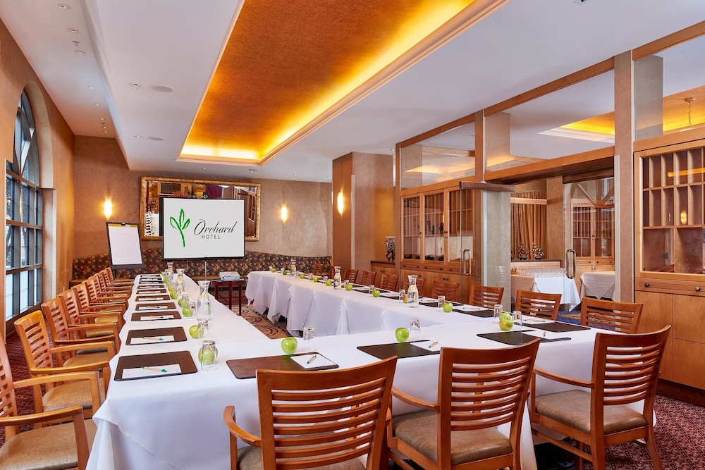 Orchard Hotel 27/29