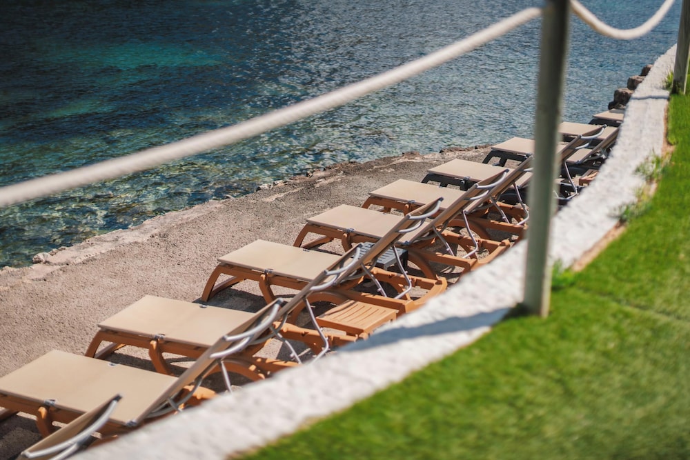 Palladium Hotel Cala Llonga - Adults Only 77/79
