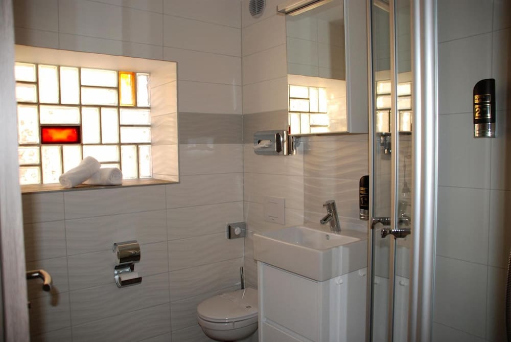Hotel Zur Linde 25/26