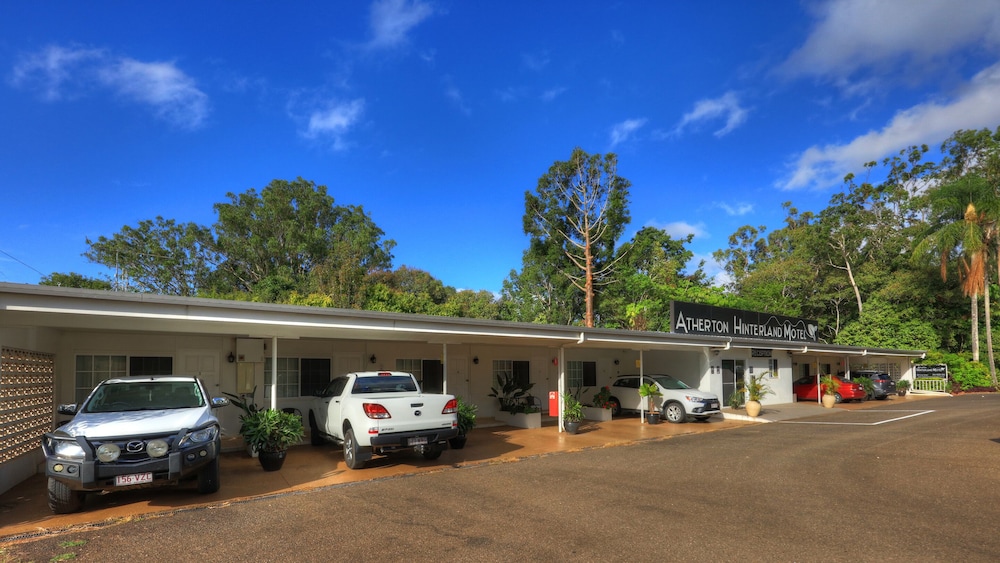 ATHERTON HINTERLAND MOTEL 35/40