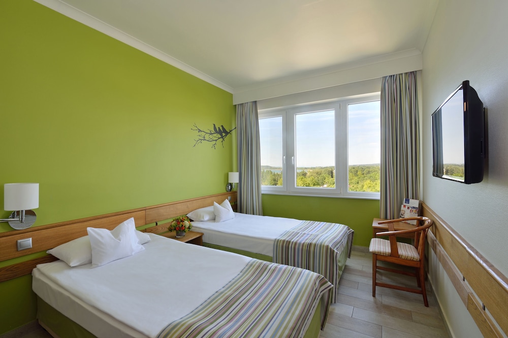 Marina Hotel 17/65