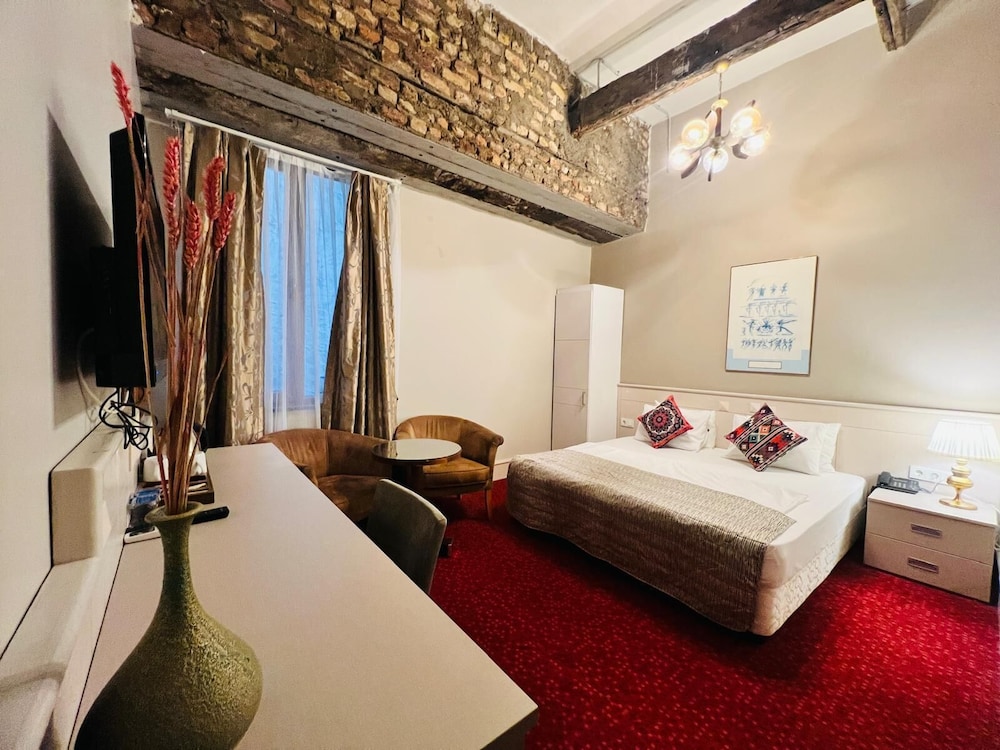 CLASSIC, DOUBLE OR TWIN BED
