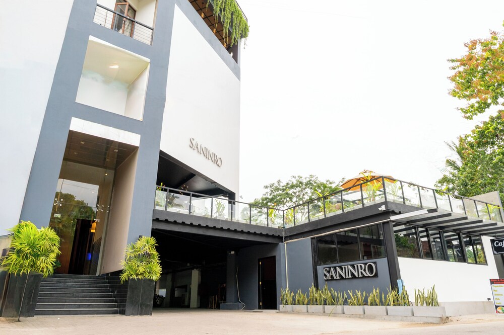 Saninro Residences & Food Court 4/50