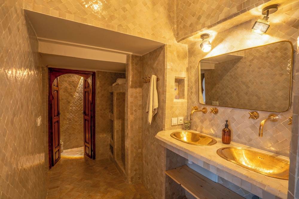 Riad Nora 6/61