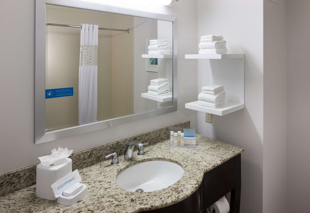 Hampton Inn Los Angeles-Orange County-Cypress 16/40