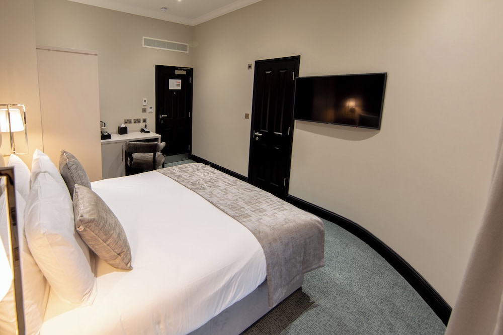 SEMI BASEMENT, STANDARD, DOUBLE BED