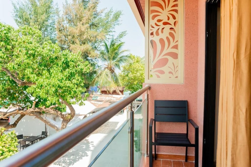 AIMI Beach Hotel 20/64