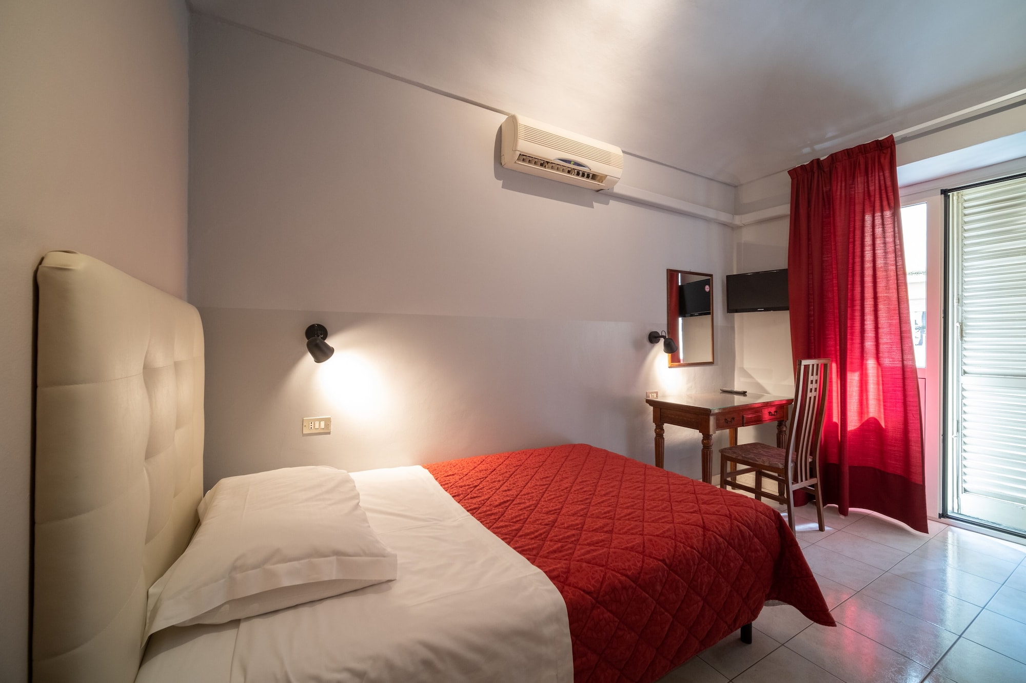 ECONOMY, DOUBLE BED