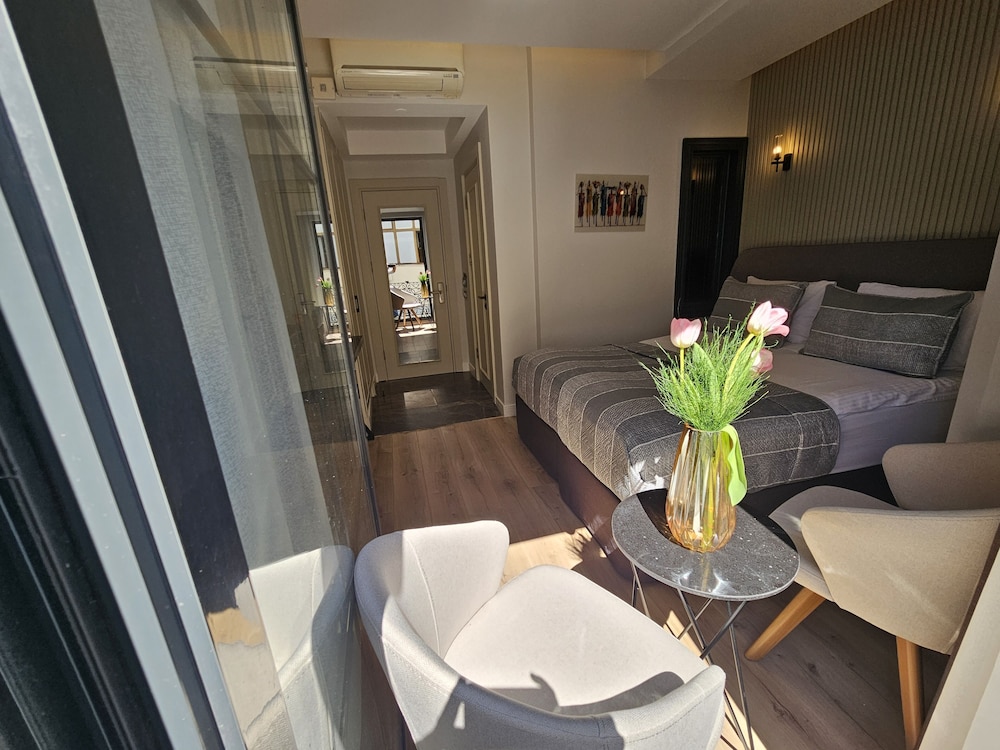 ANTHEMIS HOTEL 42/71