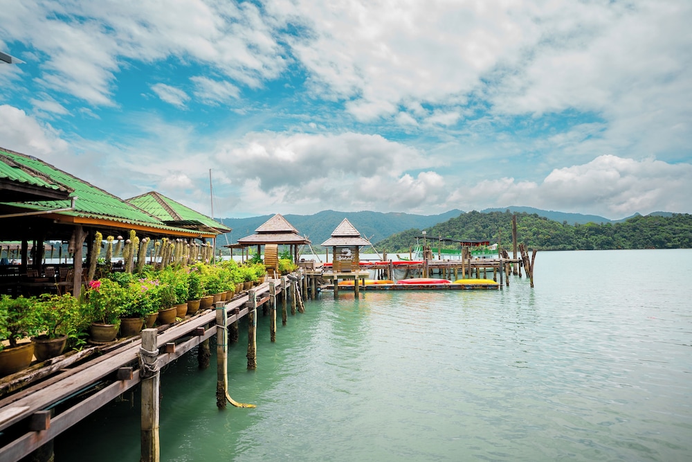 Salakphet Resort 68/71