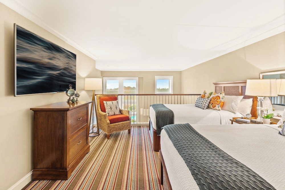 Inn By The Sea 18/66