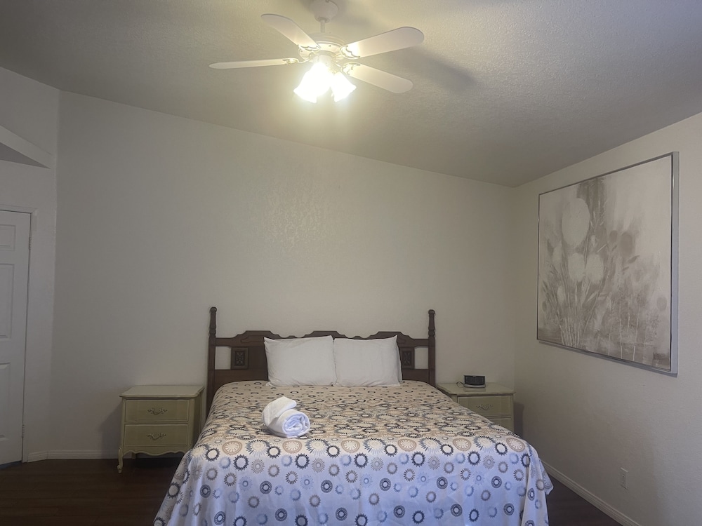 5 Rooms, Family, Villa, King and Queen Bed