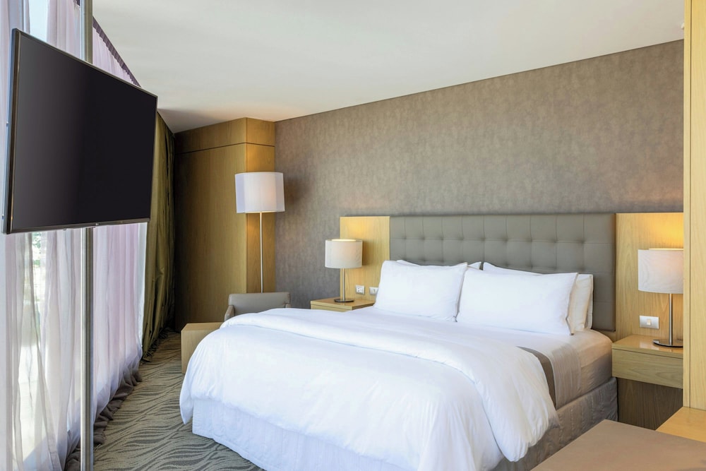 Deluxe, King Bed