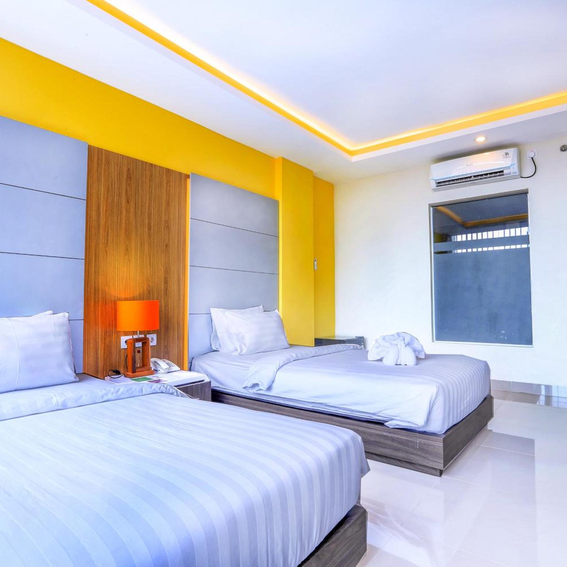 Deluxe, Twin Beds, Village View