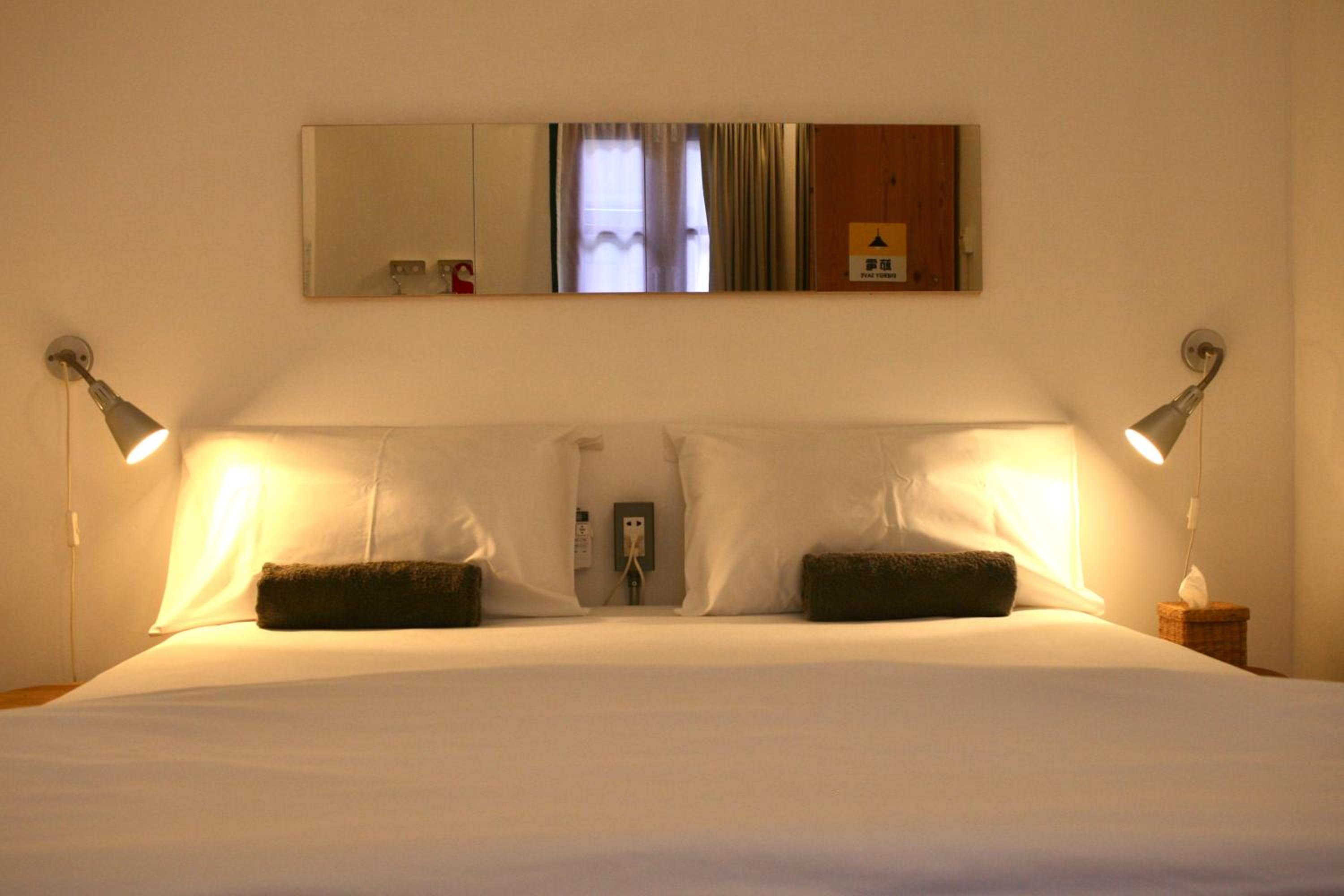 STANDARD, DOUBLE BED, SHARED BATHROOM