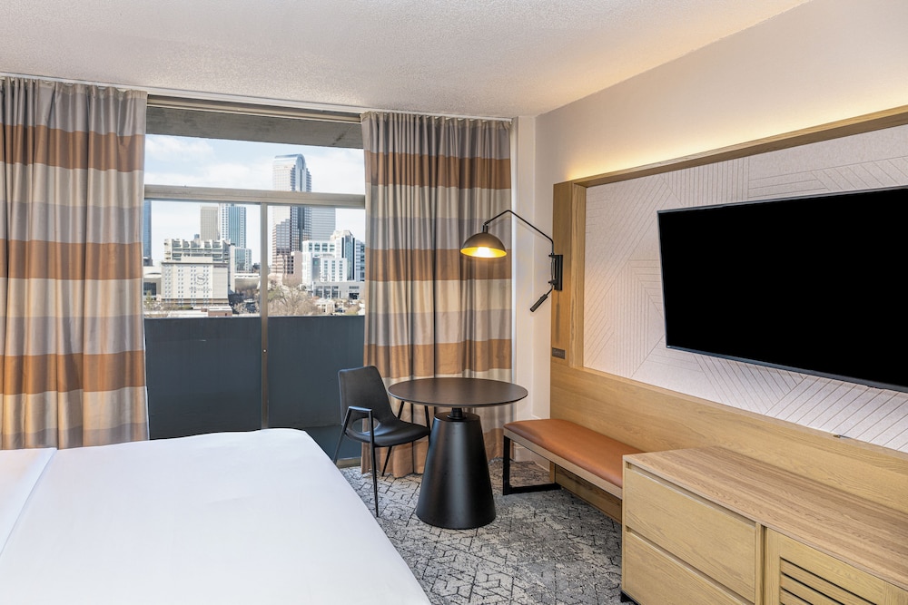Sheraton Charlotte Hotel 14/50