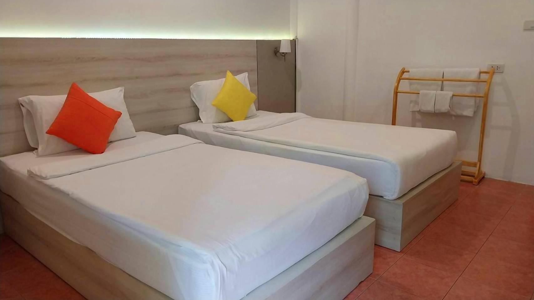 غرفة قياسية بسرير مزدوج أو سريرين منفصلين