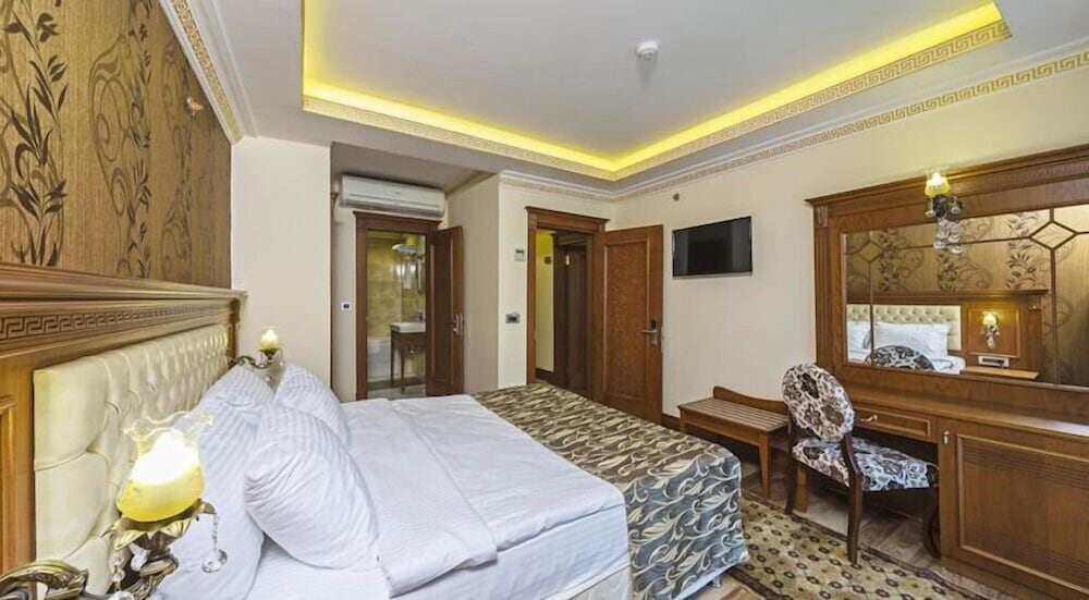 DELUXE, DOUBLE BED