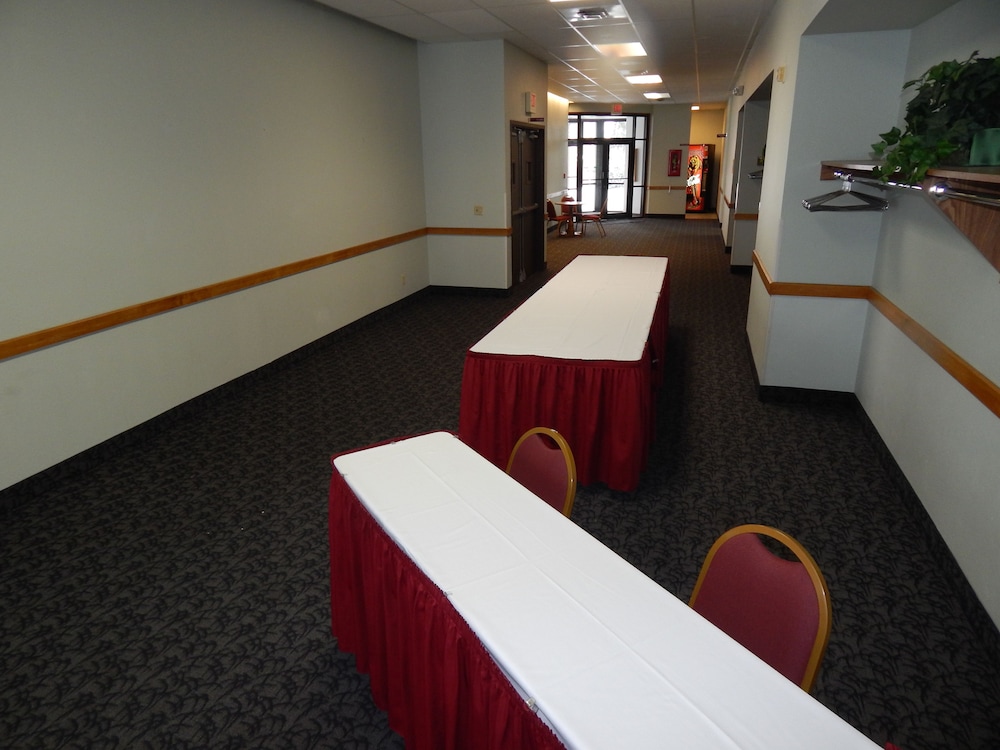 GuestHouse Inn, Suites & Conference Center Missoula 48/81
