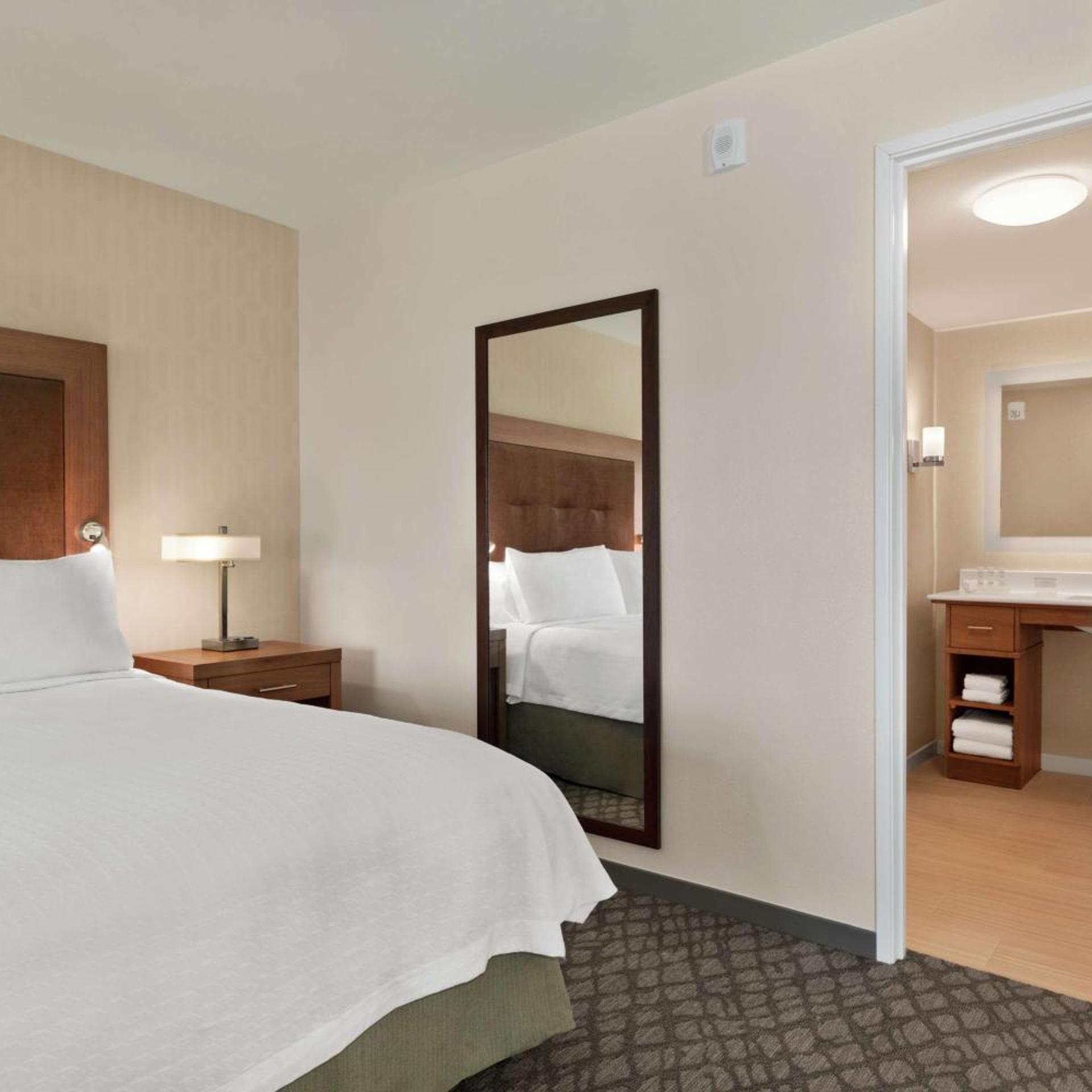 STUDIO, SUITE, KING BED, ACCESSIBLE