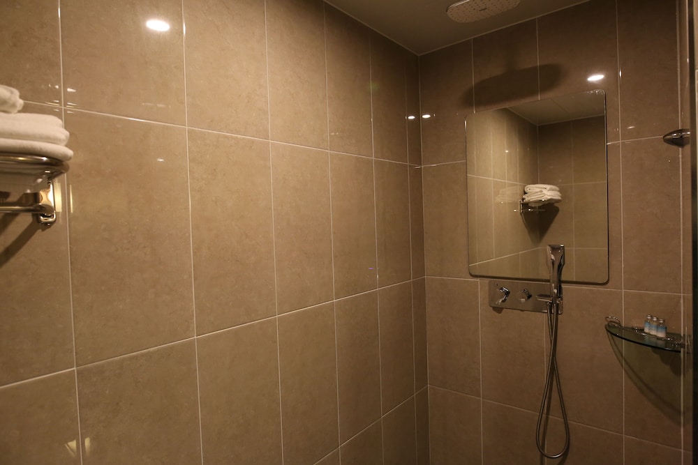 Hotel Clover 20/28