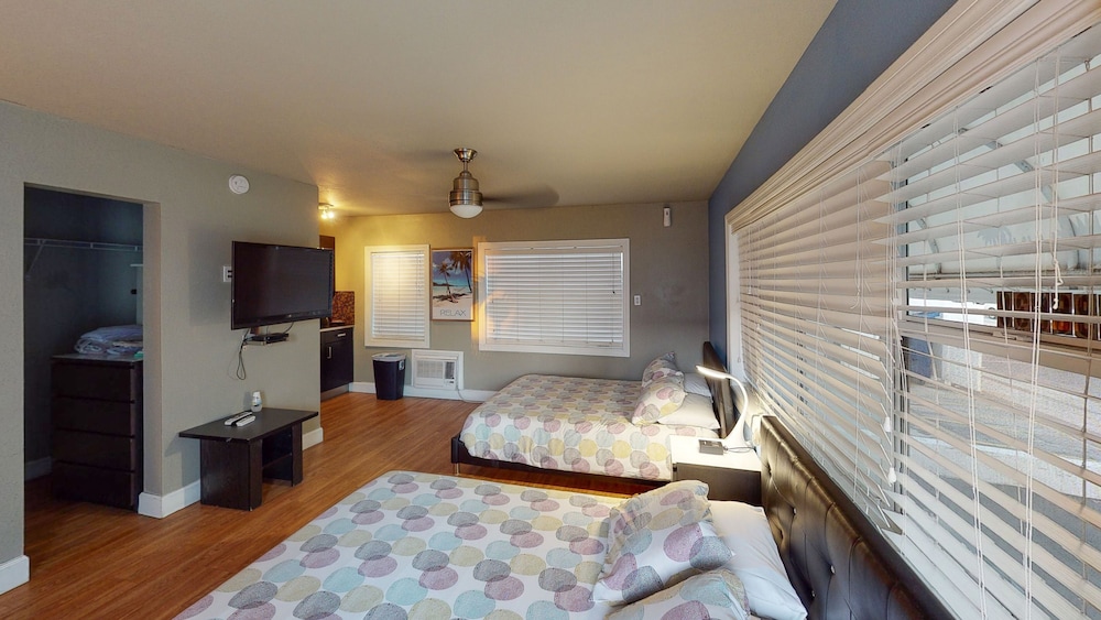 Sun Beach Inn 23/50