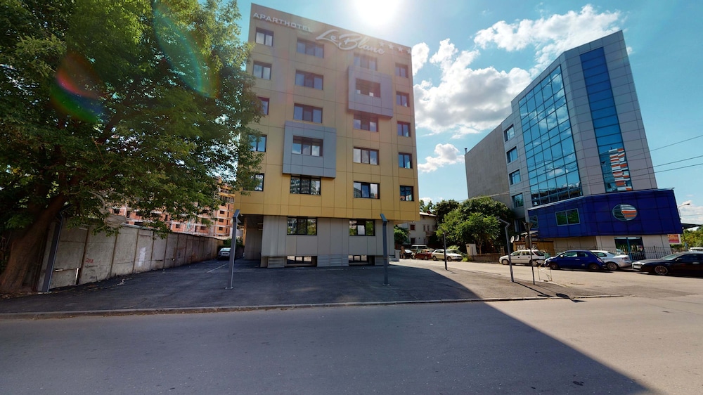 Le Blanc Aparthotel 60/68