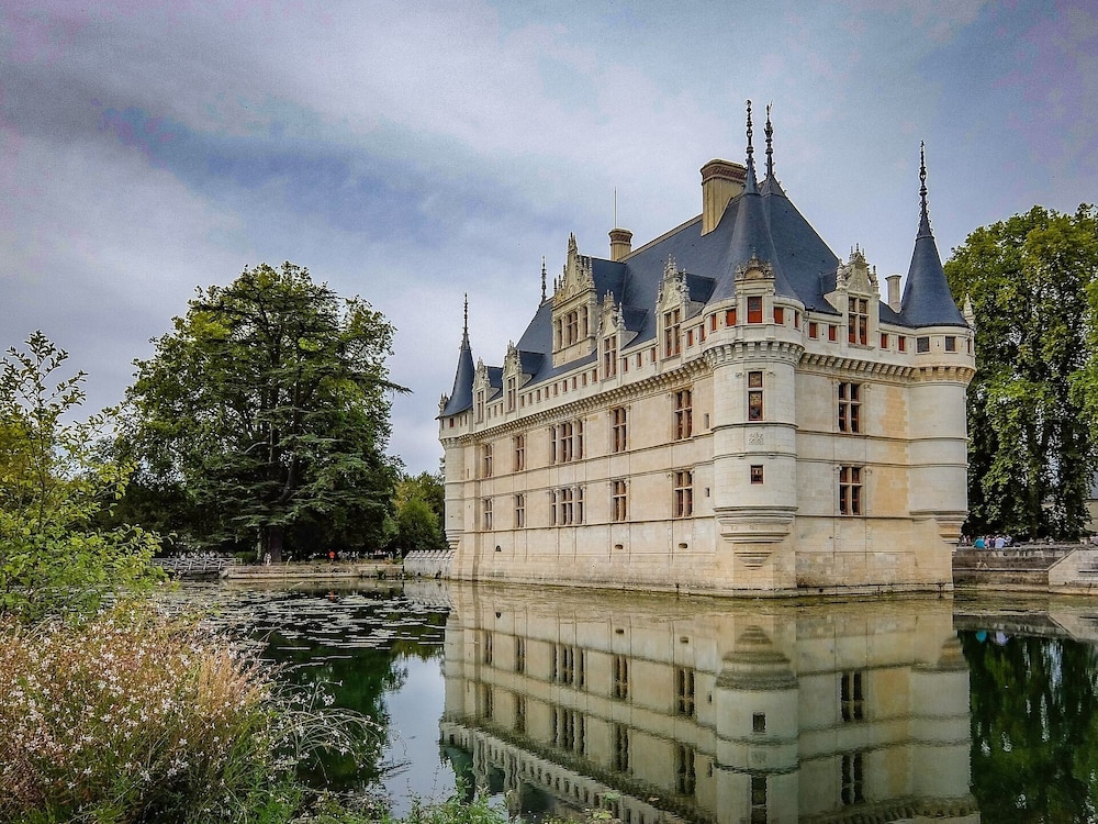 LOIRE VALLEY LODGES - HOTEL 1/50