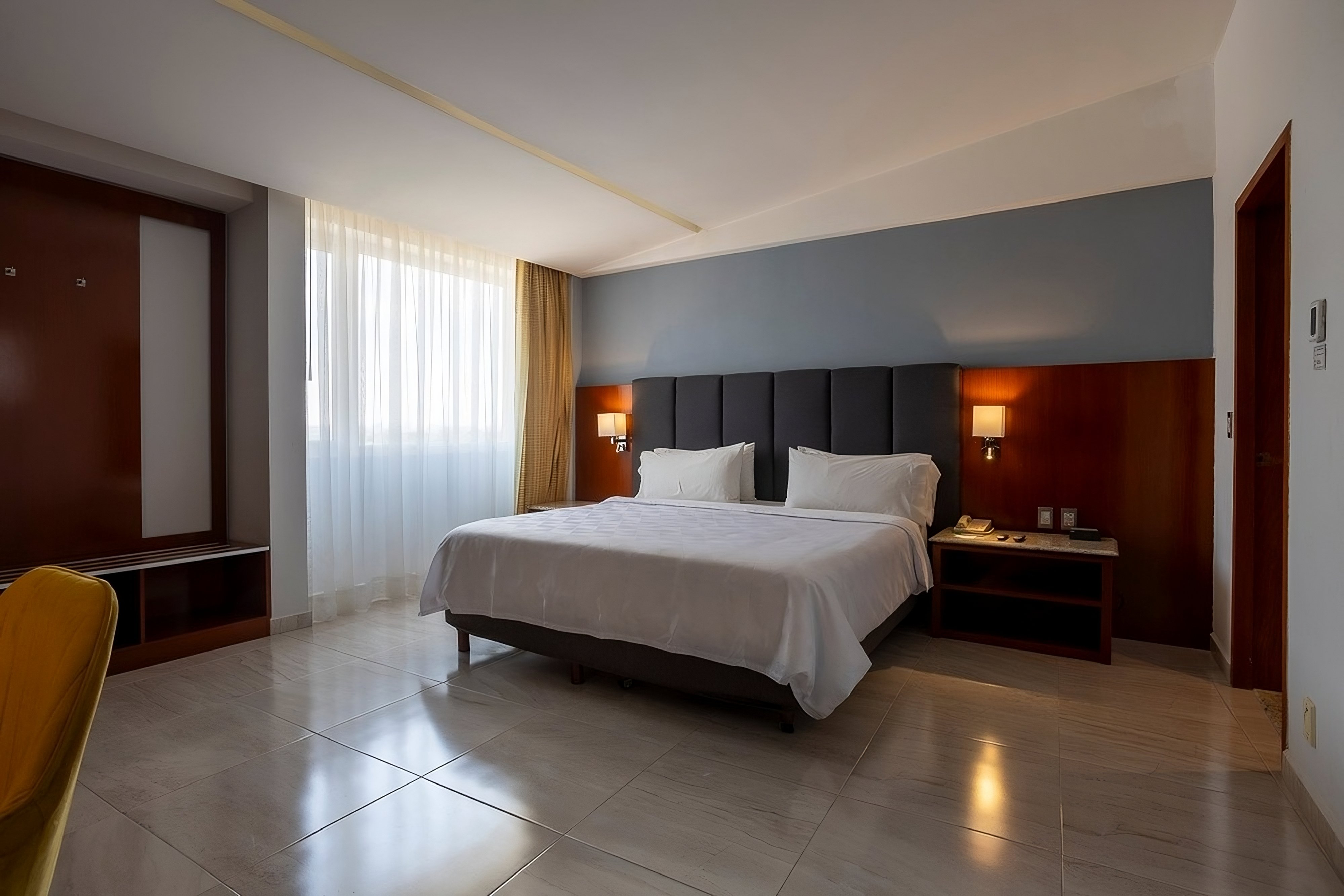 Holiday Inn Puebla Finsa 11/50