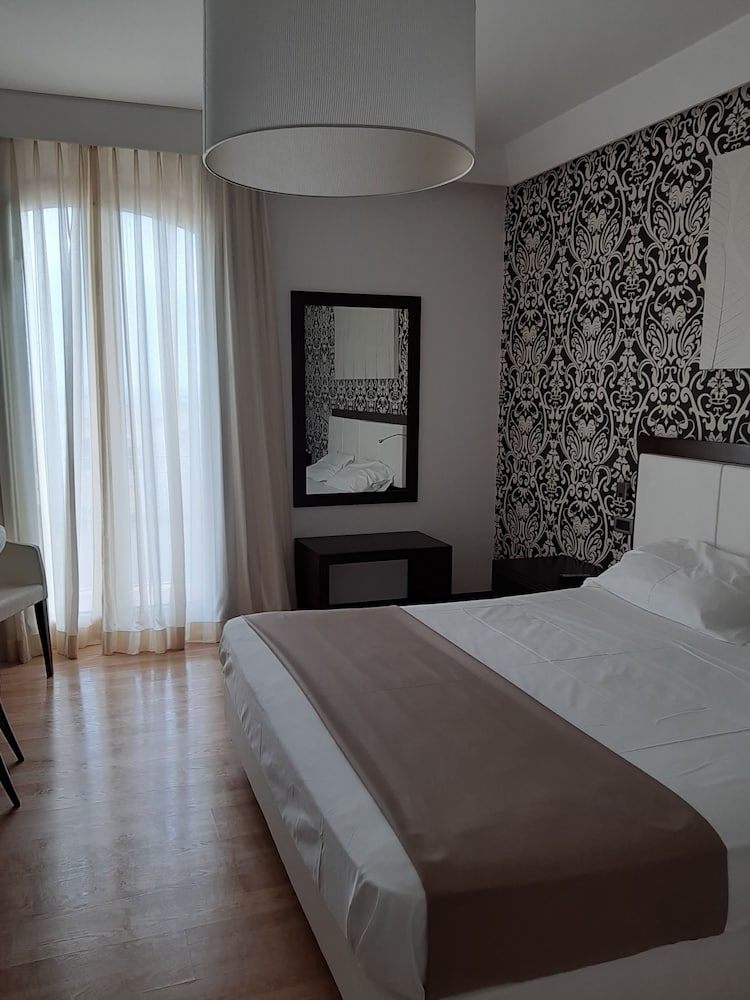 Hotel Aurora E Del Benessere 16/70