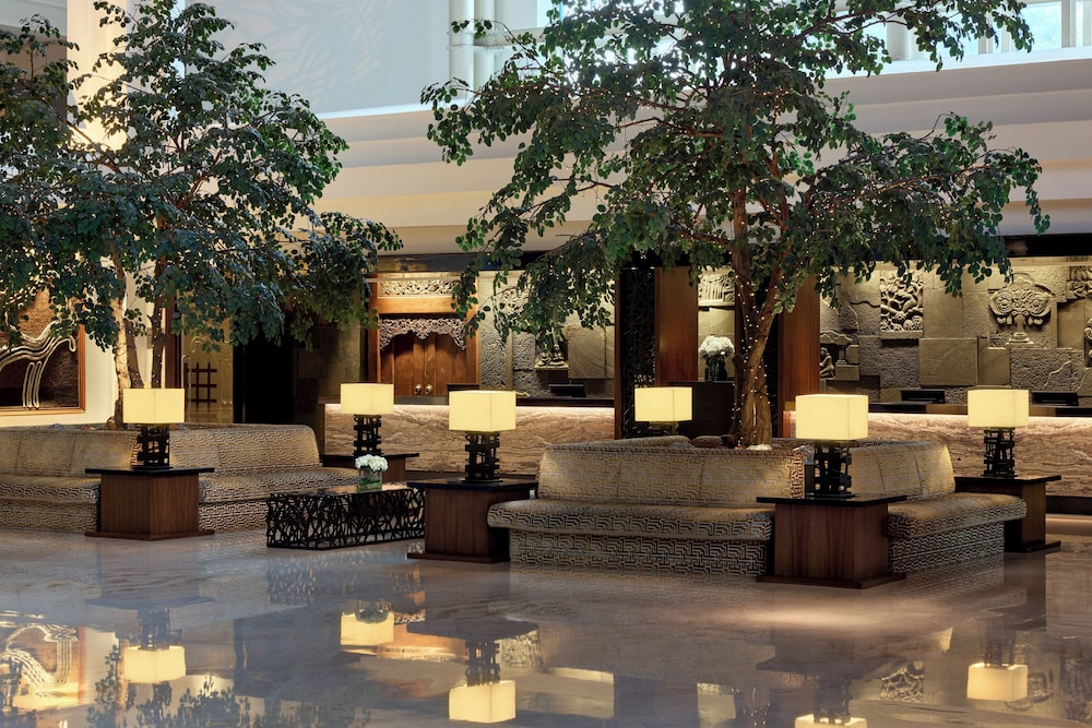 Gran Melia Jakarta 68/74