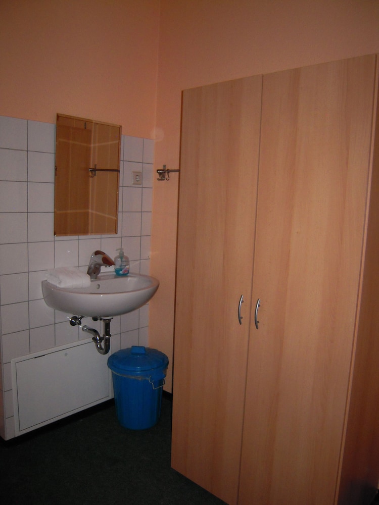 HappyGoLucky Hotel + Hostel 48/52