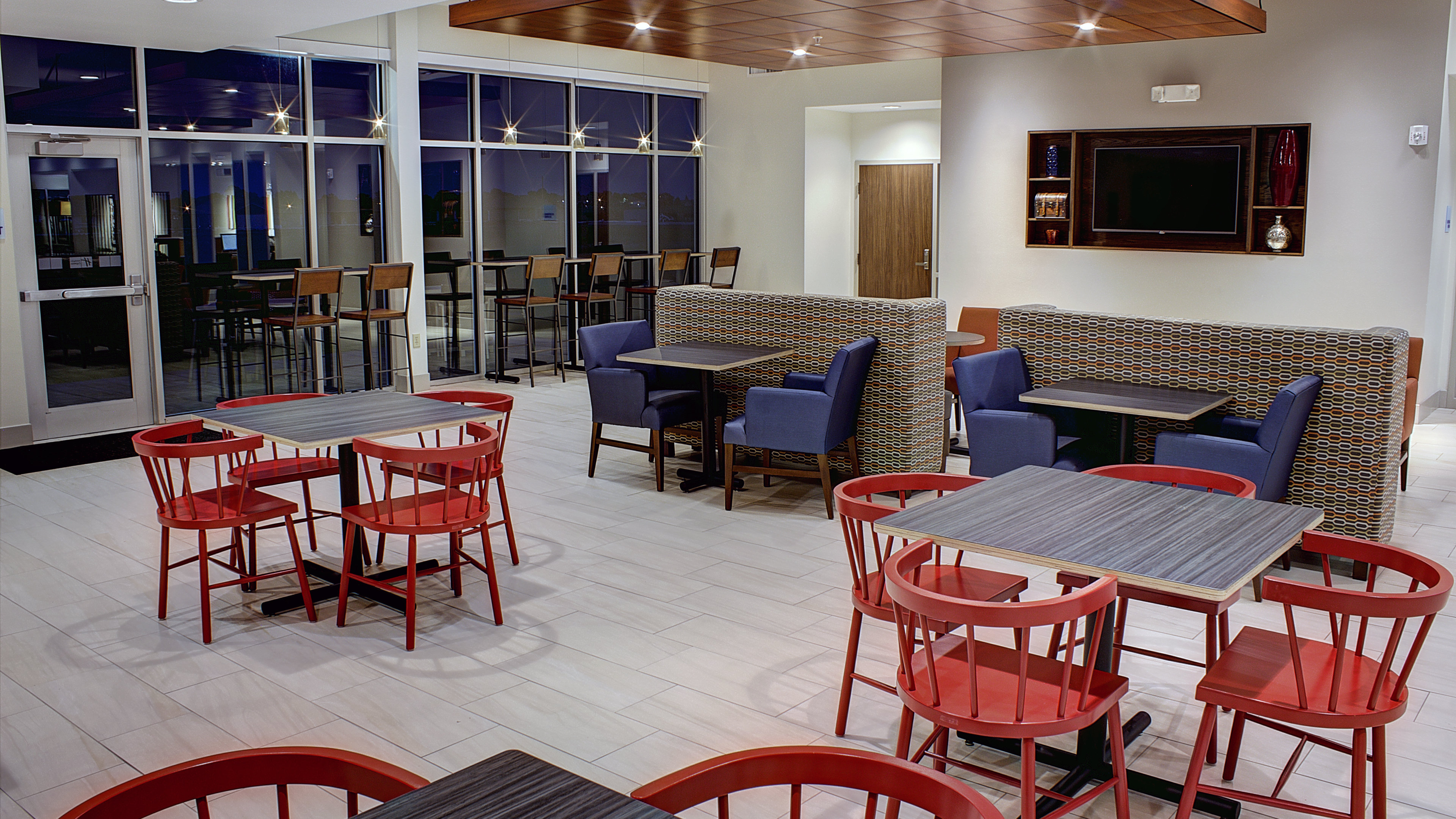 Holiday Inn Express And Suites Spencer 38/53