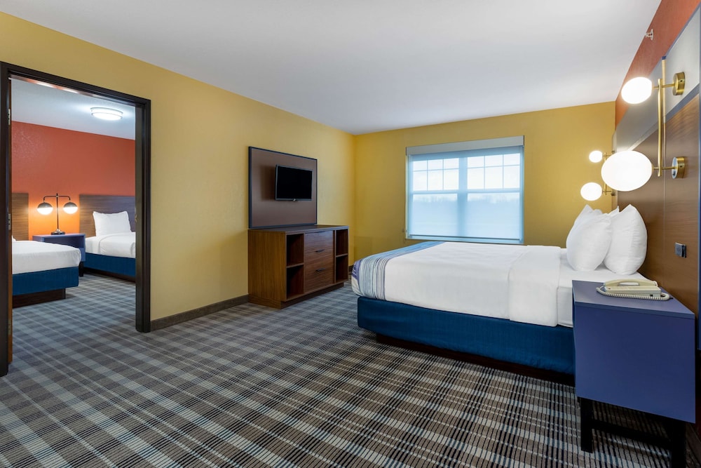 Room, King and Twin Beds