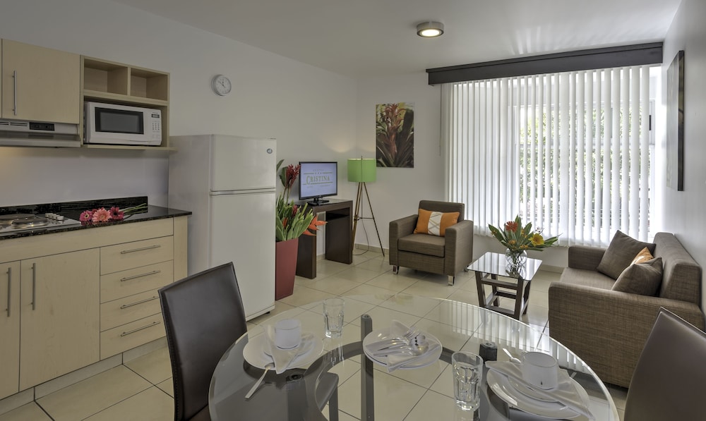 Hotel Suites Cristina 51/69