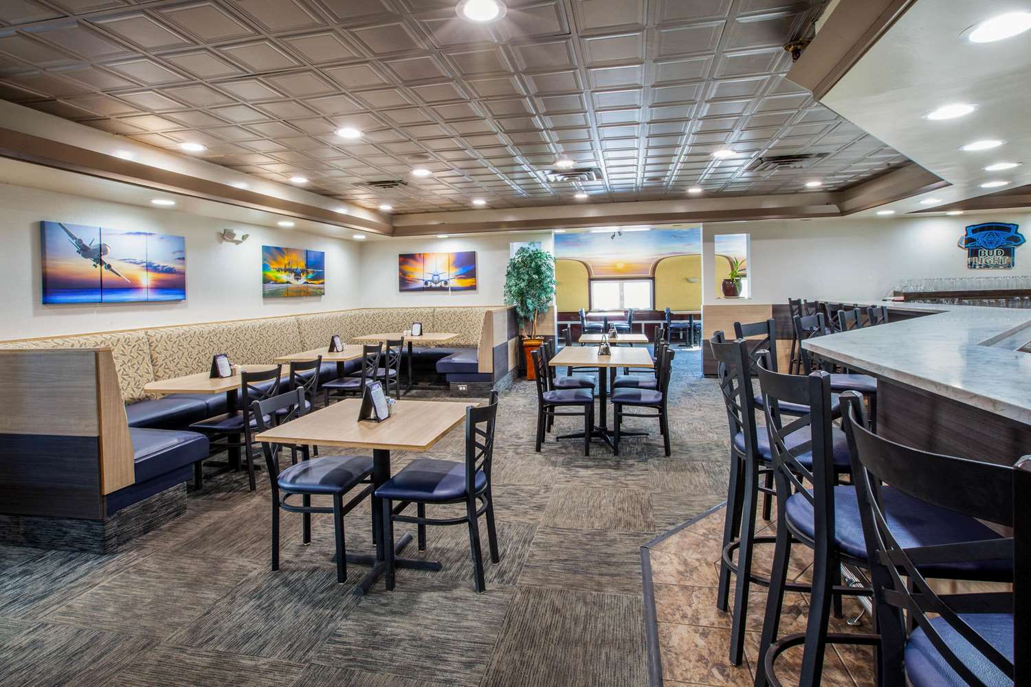 Wingate by Wyndham Detroit Metro Airport 27/44