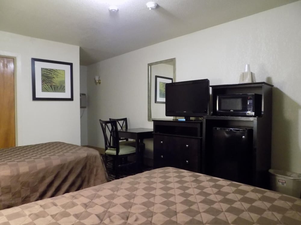 Budget Inn 18/25
