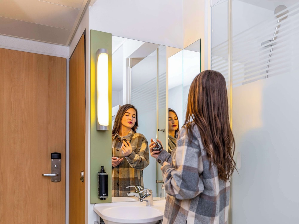 Ibis Budget Zurich City West 63/63