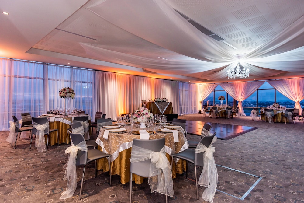 Courtyard By Marriott Bogota Airport 45/65