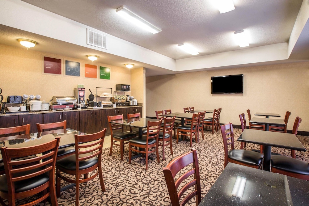 Quality Inn Franklin, NC 24/32