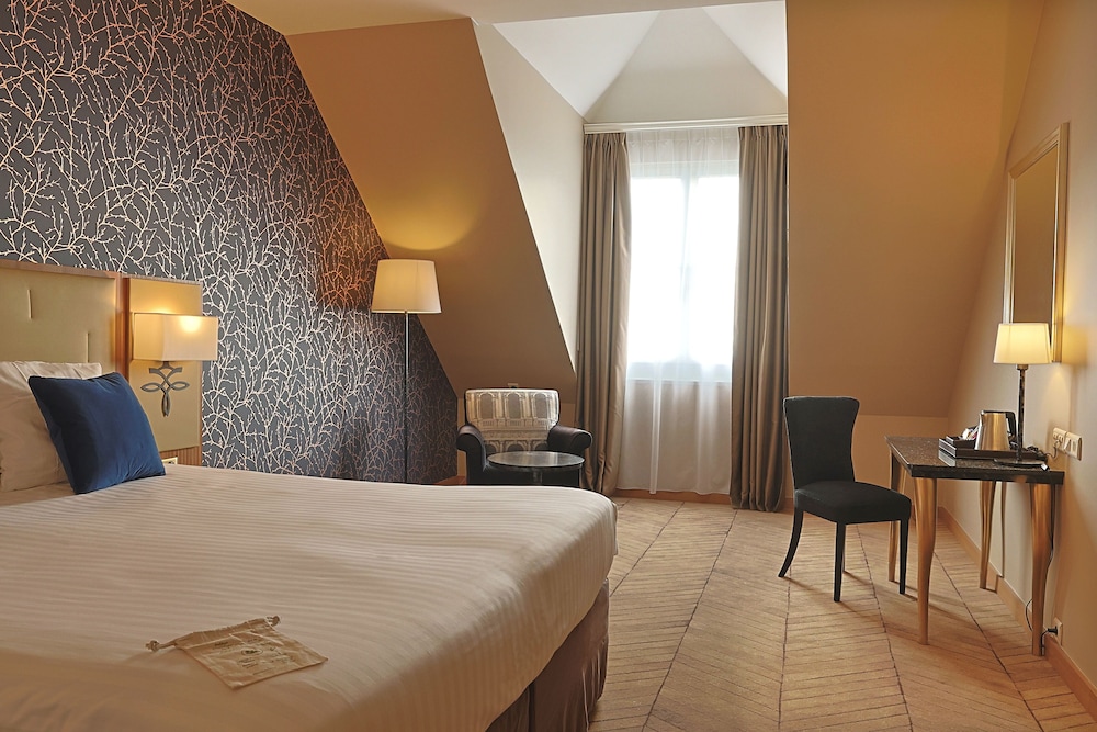 Dream Castle Hotel 13/50