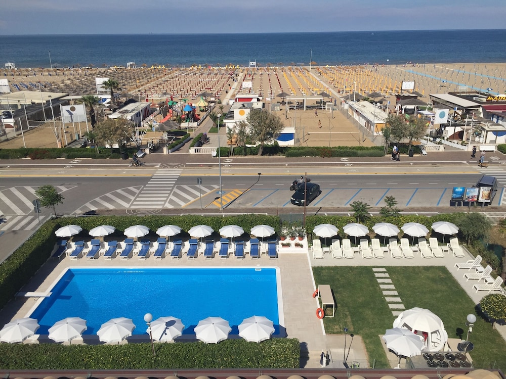 HOTEL AUGUSTEA 47/62