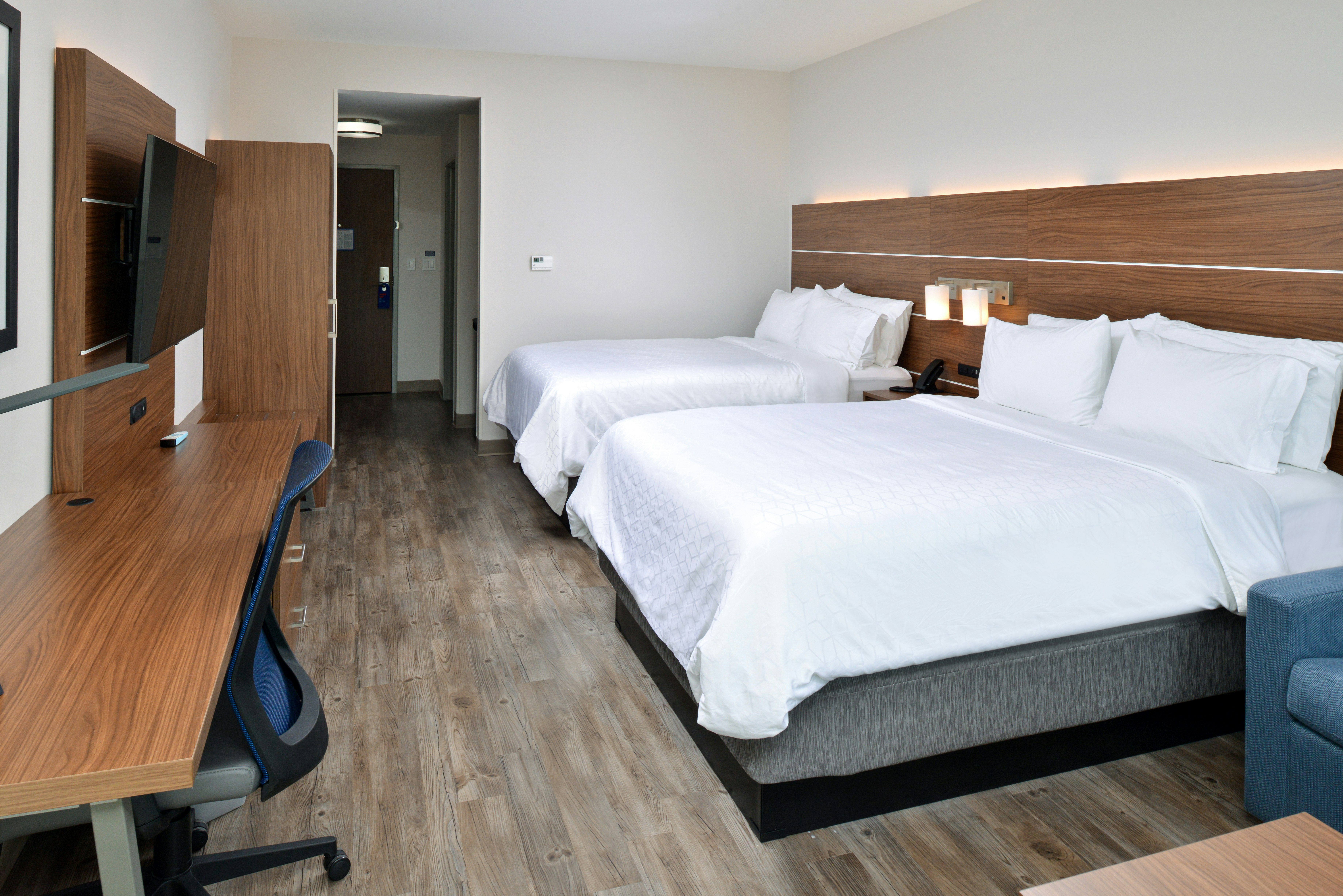 Suite, 2 Queen Beds, Accessible