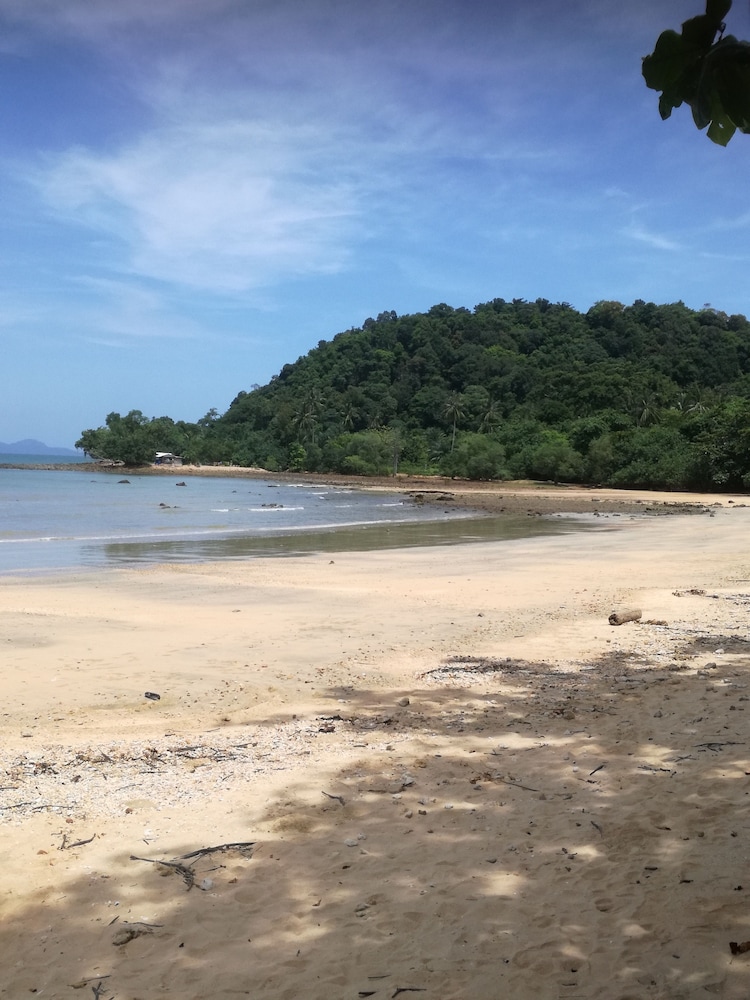 Bonhomie Beach Cottages 28/44