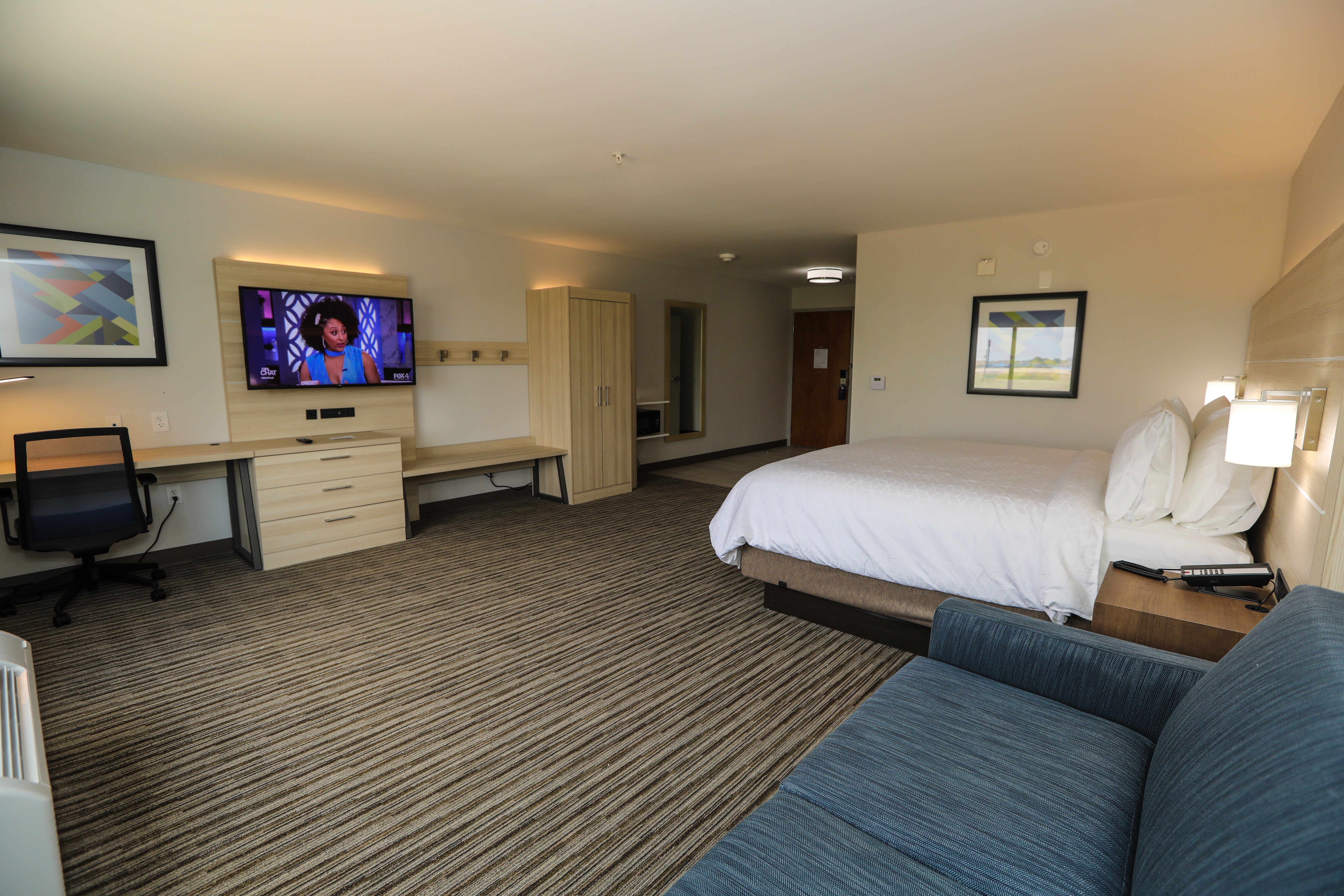 Holiday Inn Express Hillsboro I-35 26/69