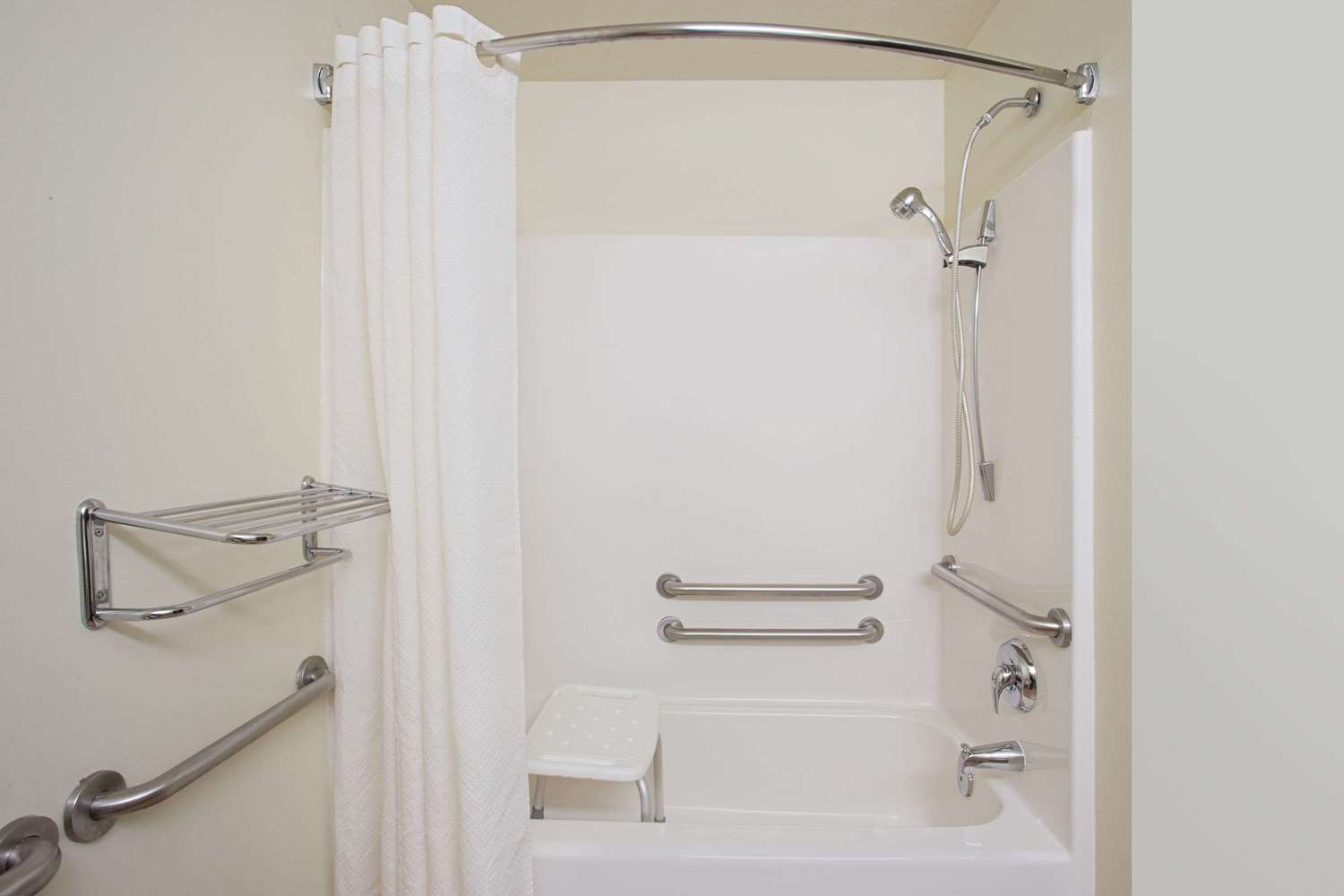 Microtel Inn Suites Holland Mi 17/18