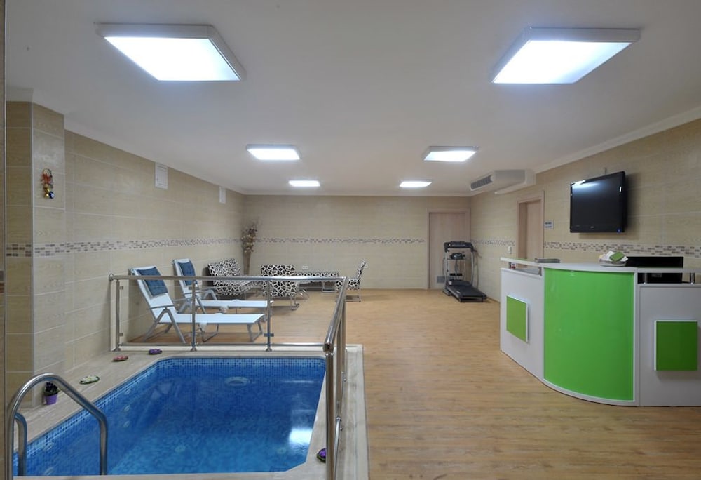 Rhiss Hotel Bostanci 34/64