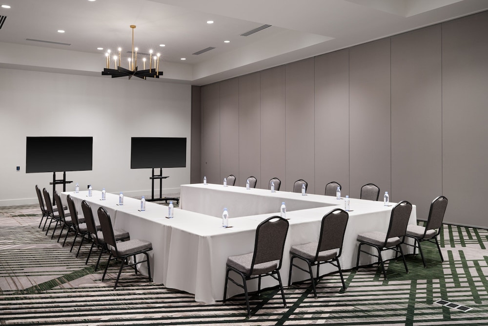 Sheraton Flowood The Refuge Hotel & Conference Center 52/65
