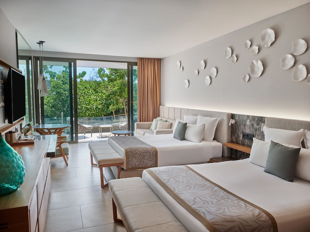 Swim Out, Tropical, Junior Suite, 2 Double Beds
